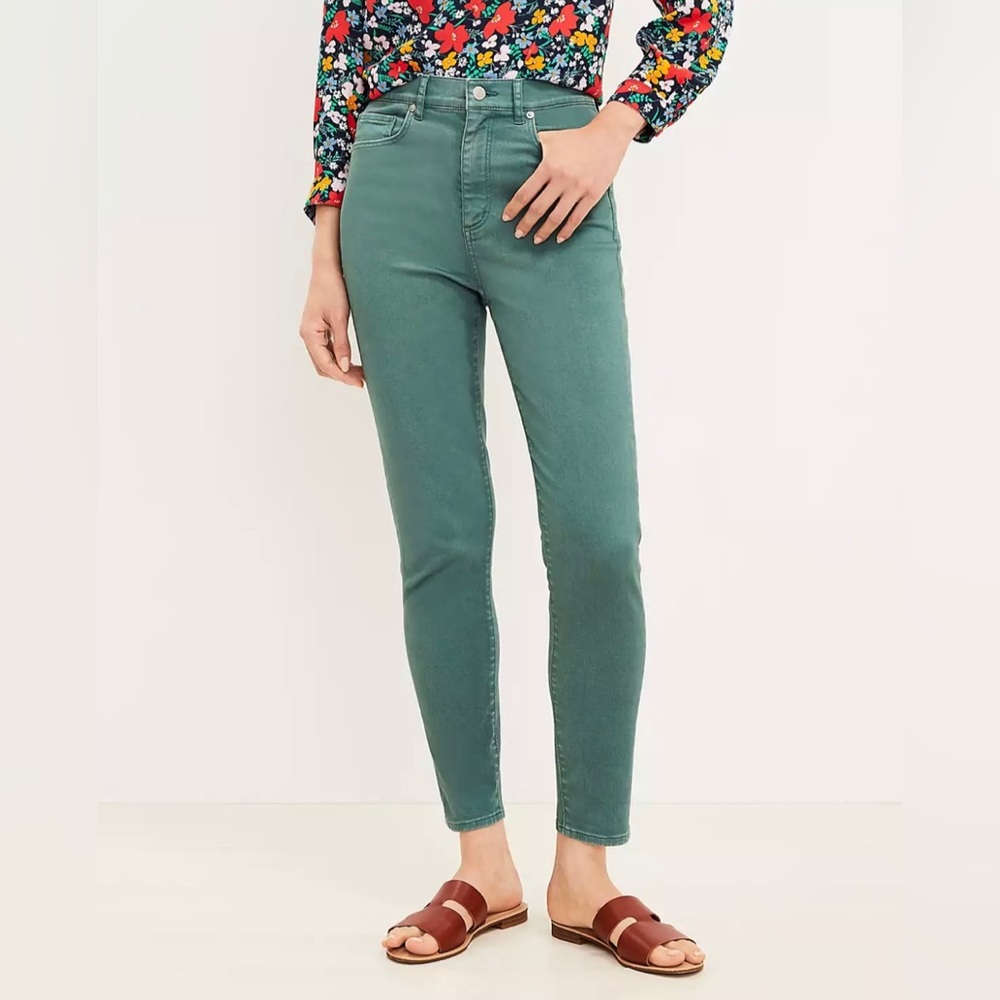 LOFT Skinny Crop Pants Green Sage size 12 size 31